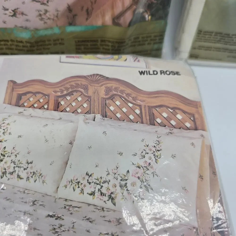 Vintage NOS Marvelaire Springmaid Floral Wild Rose Double Sheet Set Pillowcases
